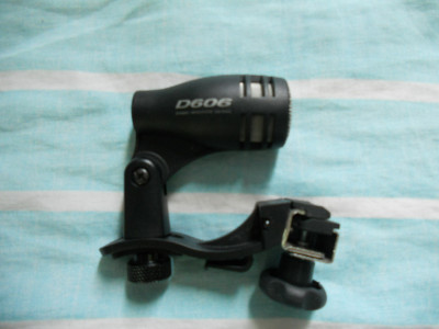 VENDO OU TROCO MICROFONE YOGA D 606