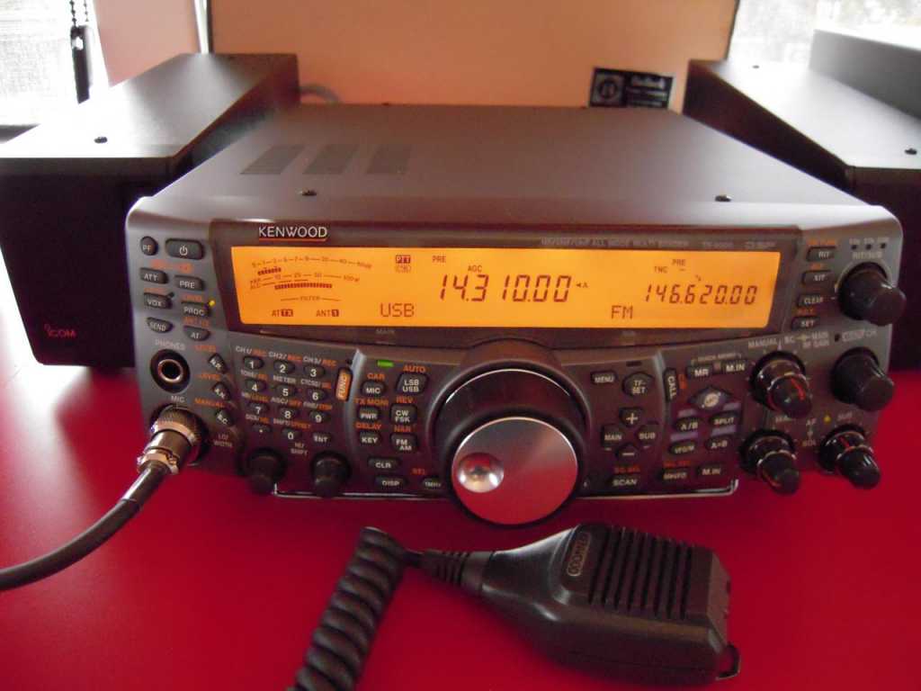 TS-2000 com placa VS3 Vendo ou Troco por IC 756 Pro II ou III — Foto 1