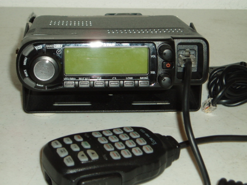 VENDO ICOM DUAL DSTAR ID-880H — Foto 2