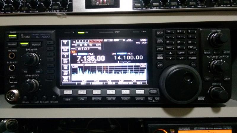ICOM IC-7600 — Foto 3