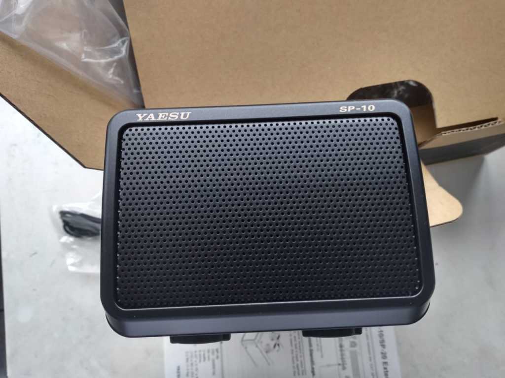 Alto-falante externo YAESU SP-10 (para a linha do FT-991) — Foto 1
