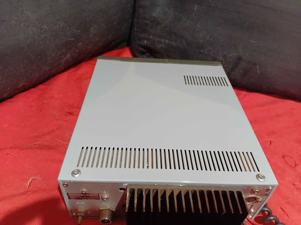 EU ESTOU COLOCANDO A VENDA UM TRANCEPTOR YAESU FT 7B ,RÁRIDADE #### — Foto 5